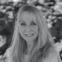 Dr Sharon Prentice
