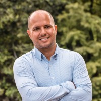 Eduardo J Pantoja