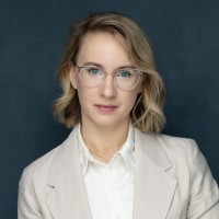 Kaitlin Simons, Mba