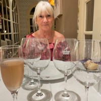 Suzzanne Charlton