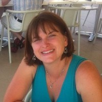 Lesley Maguire