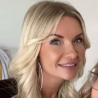 Suzanne Lee