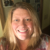Julie Holmes