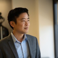 Jason Kono, Pe