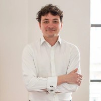 Chris Morris, Caia