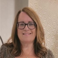 Shelley Lund