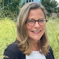 Leslie Hanlon