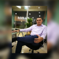 Adrián Villalobos M.