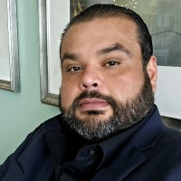 Milton Flores