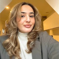 Yasmina Lamkaddem 👩🏽💻 Community Manager 👩🏽💻