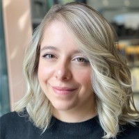 Mona Pourabdollahian, Mba