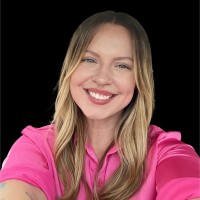 Mckenna Baker, Ei