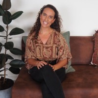 Eva Kharouni