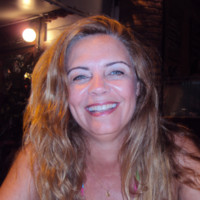 Ana Maria Araújo