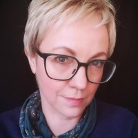 Dr Caroline Kaye