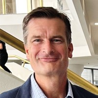 Jonathan Holmes