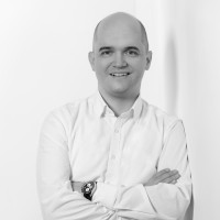 Dr. Christian Golnik