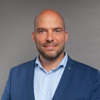 Dr. Matthias Stark
