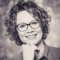 Wijnie Hogen Esch - V/D Wal