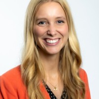 Molly J. Chicchelly, Ains, Cawc