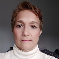 María Regina Trastoy  Hombre