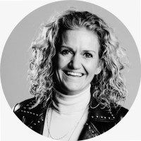 Milou Outheusden, van