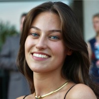Ambra Van Hintum, Ba
