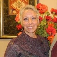Lisa Eaves