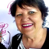 Maureen Thomas
