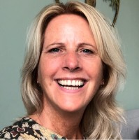 Shirley Legdeur
