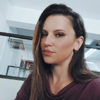 Catiane F
