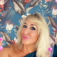 Maxine Andrews