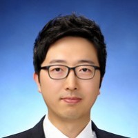 Kun Hee Lee