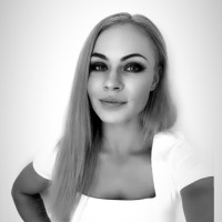 Paula Lenártová