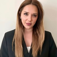 Cansu Özlü
