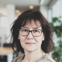 Lori R.