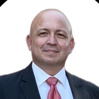 Oscar León