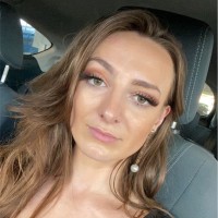 Lara E.