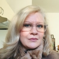 Angela Leslie