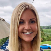 Amanda Mickus, Ma