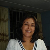 Angélica León