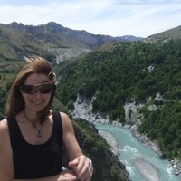 'Elaine Nicholls'