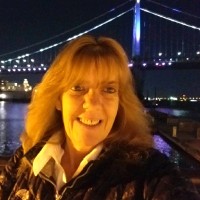 Linda L Loughin