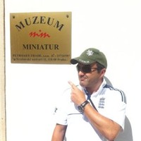 simon bickerdike