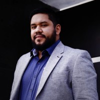 César M, Domínguez H.