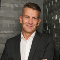 Dirk Mueller