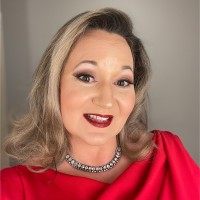 Carolyn Hunter