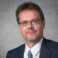 Dr. Tilmann Schuster