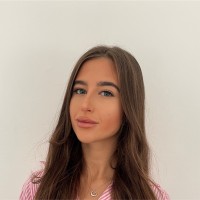 Mia Henderson