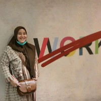 Putri Indah Larasatie